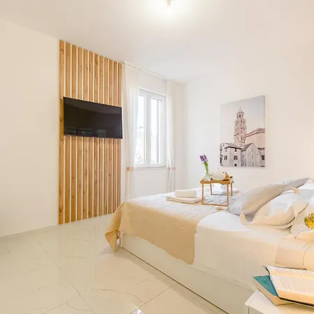 Apartment Luxury New 5* In The Center Of