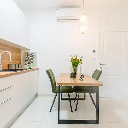 Apartment Luxury New 5* In The Center Of